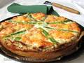       (Flammkuchen mit gruenem Spargel und Lachs)
